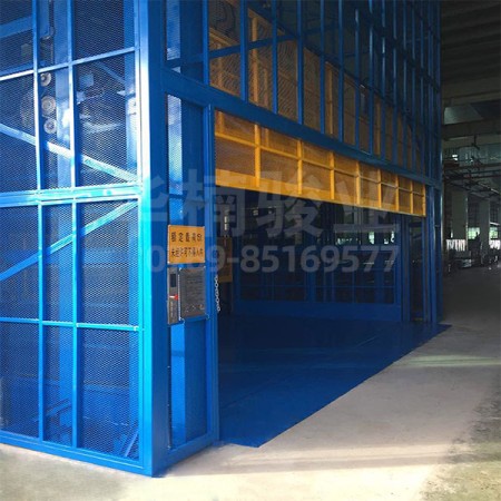 鋁業(yè)公司專(zhuān)用升降機(jī)